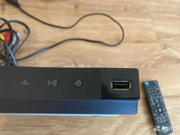 DVD плеер LG модель DP127