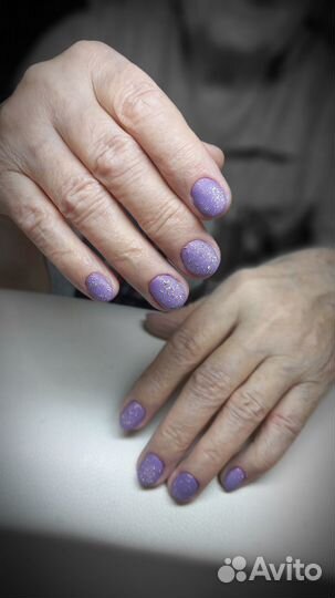 Модель на маникюр с покрытием гель лак