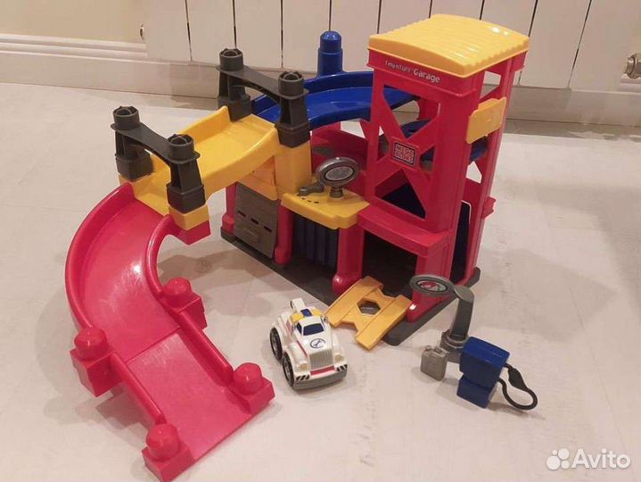 Конструктор Mega Bloks много