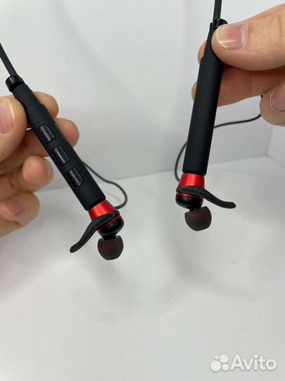 Новые спортивные беспроводные наушники