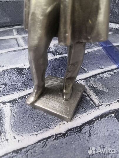 Статуэтка Лермонтов