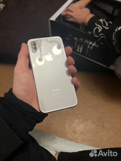 iPhone X, 64 ГБ