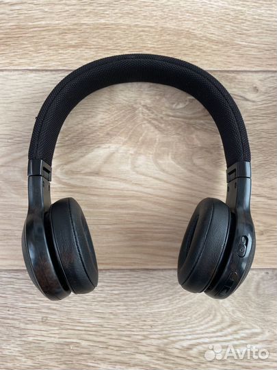 Беспроводные наушники JBL E45BT