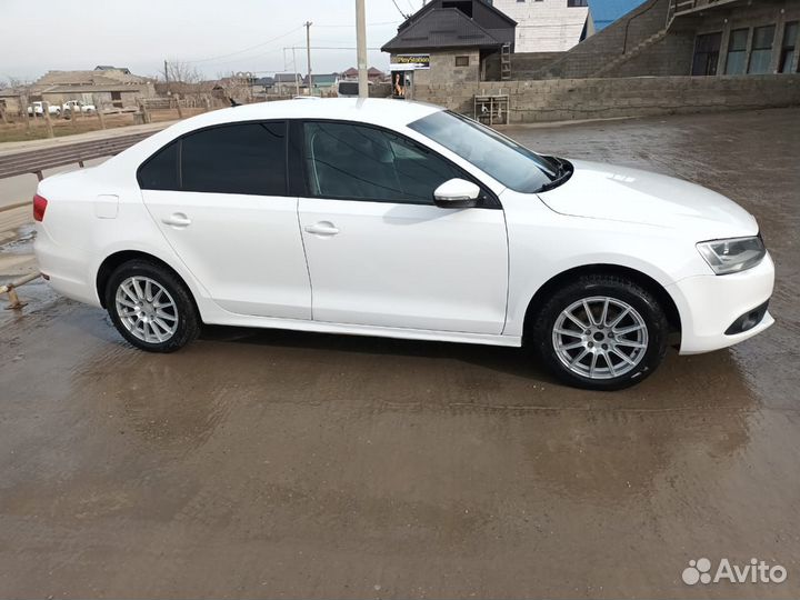 Volkswagen Jetta 1.6 AT, 2014, 247 000 км