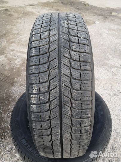 Michelin X-Ice 3 215/65 R17 99T