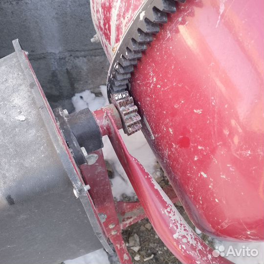 Продам бетономешалку бу
