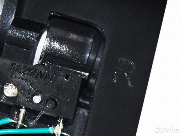 Колесо в сборе правое R робота-пылесоса redmond