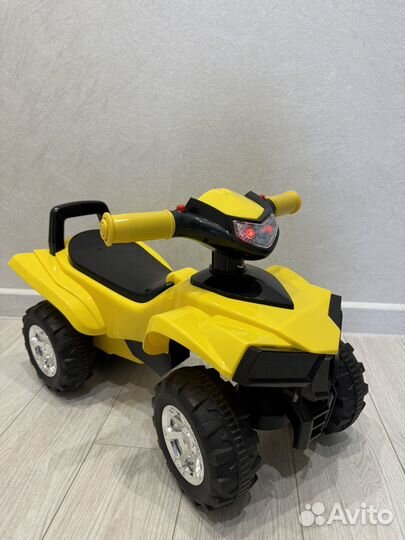 Квадроцикл машинка толокар каталка