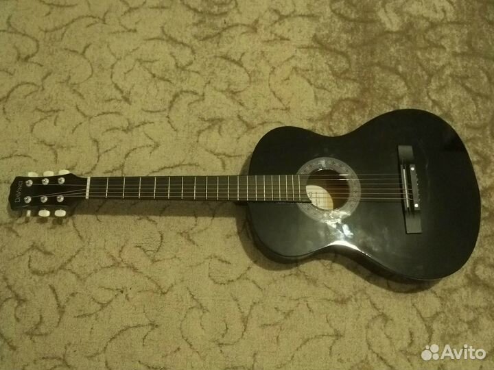Акустическая гитара