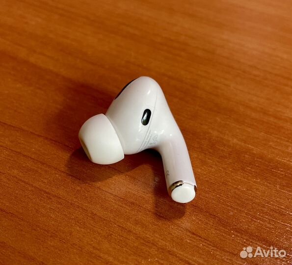 Правый наушник Apple airpods pro