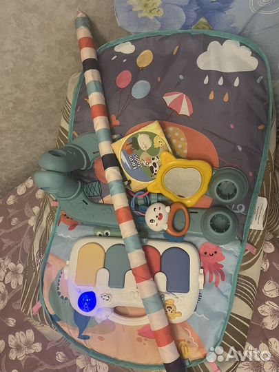 Развивающий коврик с пианино