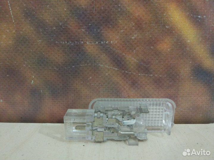 Плафон салона Audi A4 B6 AMB 2001