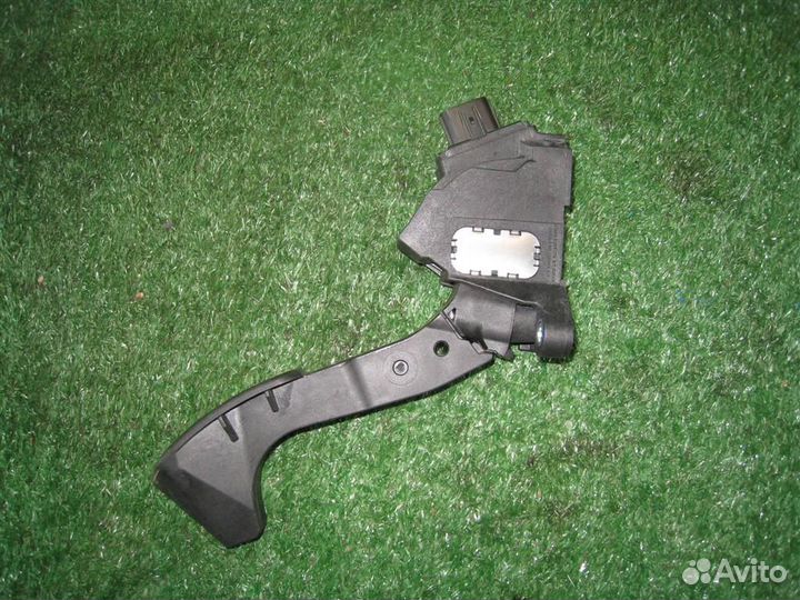 Педаль газа электронная Toyota Auris E18 2015