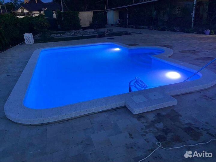 Бассейн 7x4 пластиковый