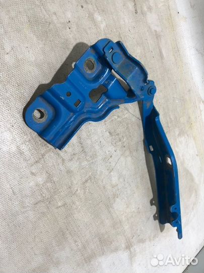 Петли капота передние левые Audi Q3 8U