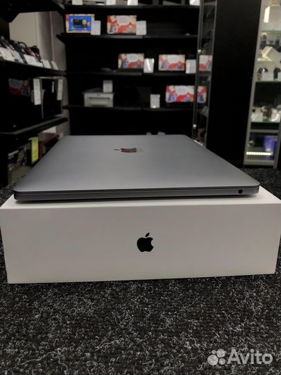 Ноутбук Apple MacBook Pro 13 Mid 2019