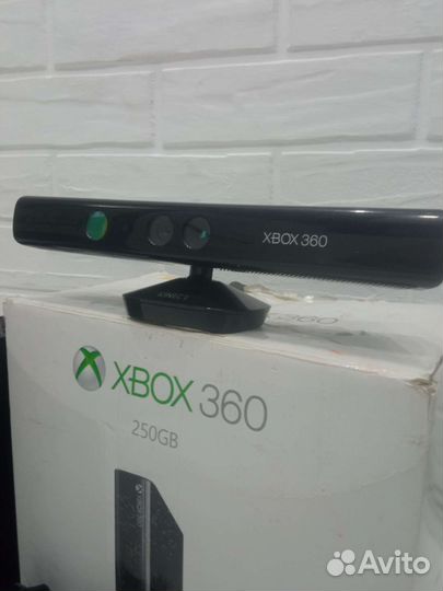 Xbox 360 Е 250Gb Freeboot