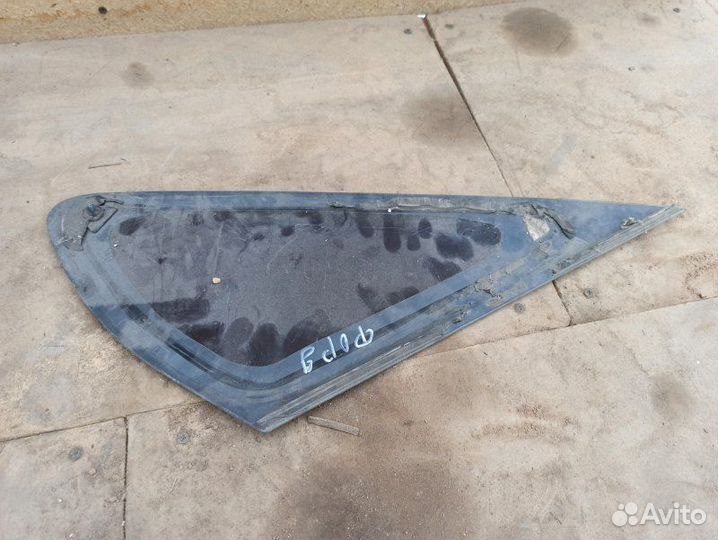 Стекло кузовное глухое заднее левое Ford Focus 2