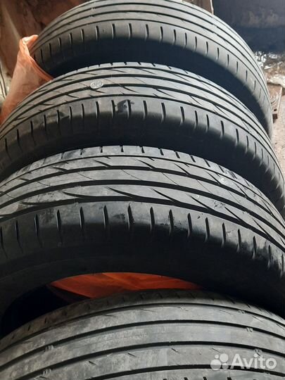Maxxis Victra Sport VS-5 SUV 235/65 R18