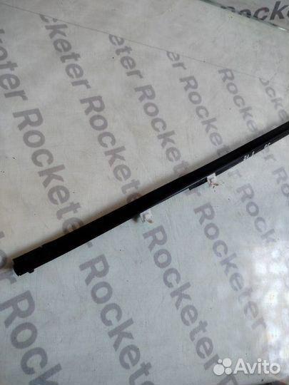 Молдинг стекла задний правый Hyundai Elantra XD