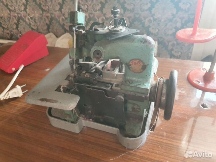 Оверлок со станиной