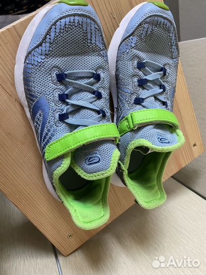 Кроссовки детские