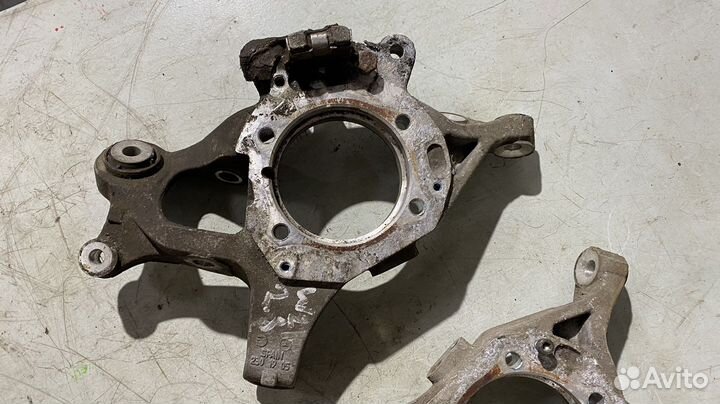 Кулаки поворотные задние Mercedes Benz W211