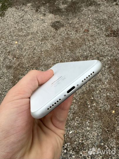 iPhone Xr, 64 ГБ