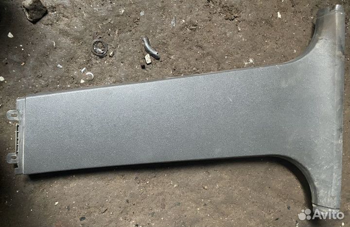 Обшивка стойки средней левой нижняя Ford Focus 2 2
