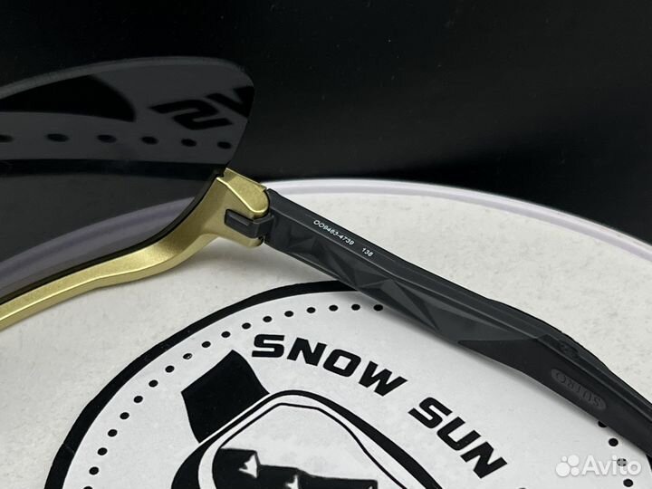 Солнцезащитные очки Oakley Sutro Lite эксклюзив