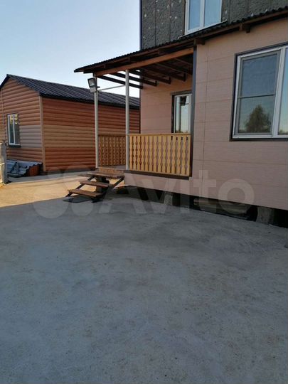 Дом 176 м² на участке 15 сот.