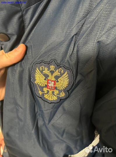 Горнолыжный стиль с костюмом Asics