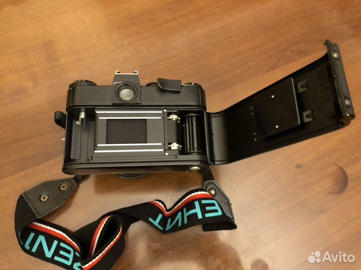 Плёночный фотоаппарат Зенит ем