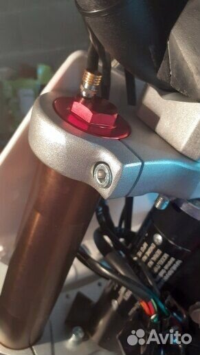 Клапан сброса давления в вилке мотоцикла