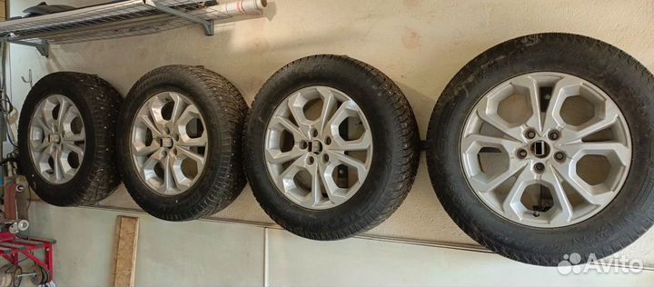 Комплект дисков R17 с зимней шипованной резиной