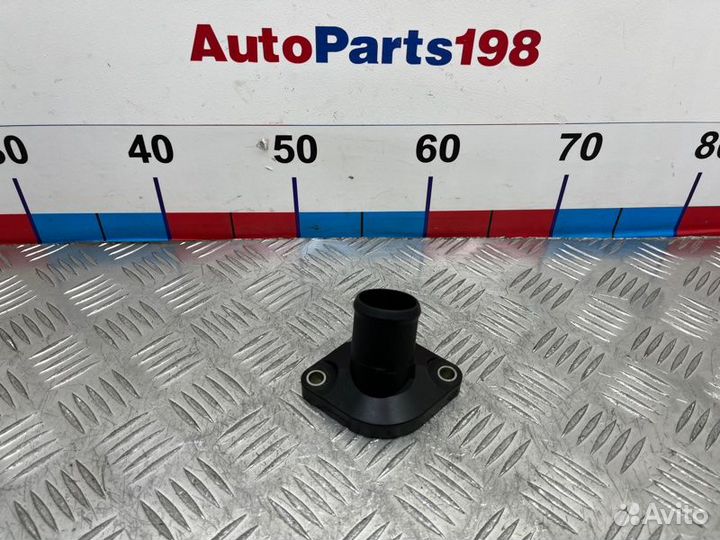 Крышка термостата Nissan X-Trail T31 MR20DE 2009