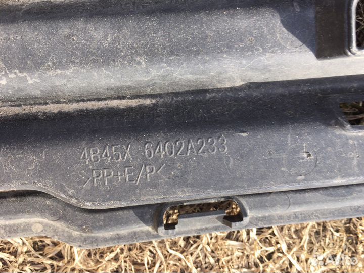 Решетка переднего бампера Mitsubishi Outlander 3