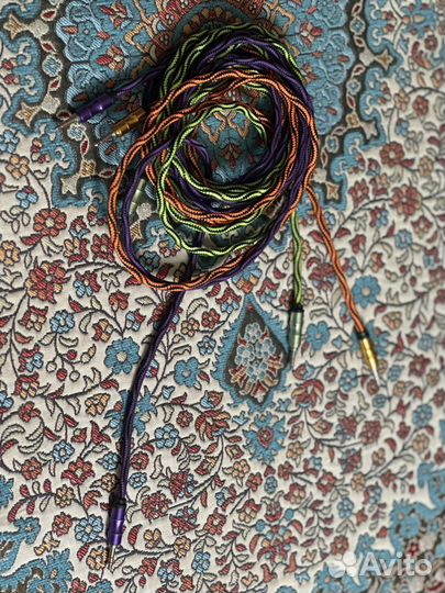 Кабель для зарядки телефона