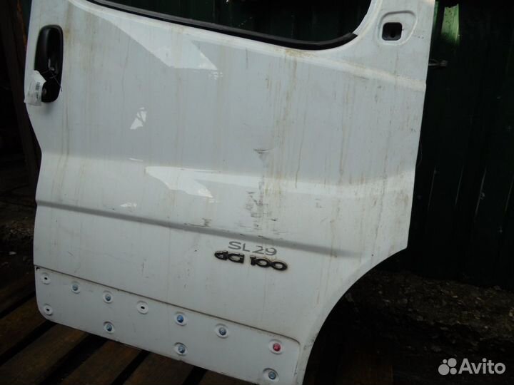 Дверь передняя прравая Рено Трафик белая