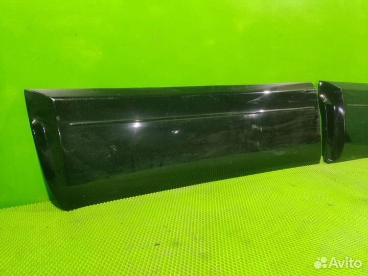 Накладка передней двери левая Mitsubishi Pajero 4