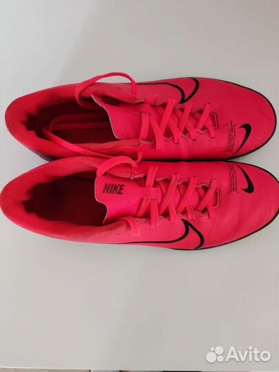 Футбольные бутсы nike