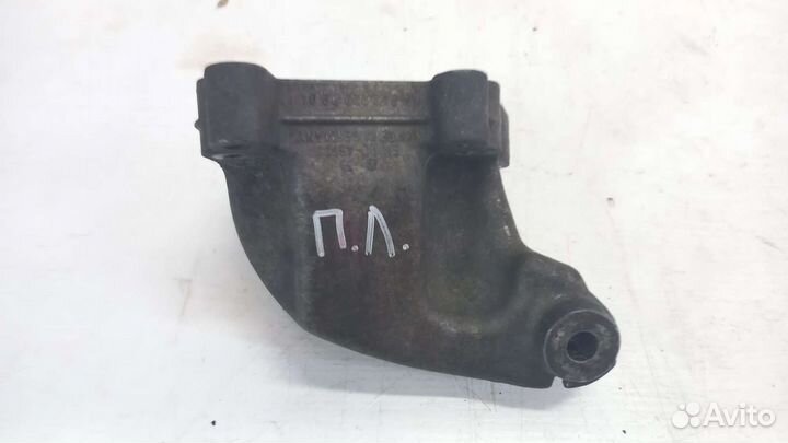 Кронштейн двигателя левый Mercedes W251 R350 642