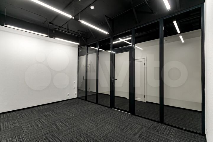 Офис с парковочным местом, 14.4 м²