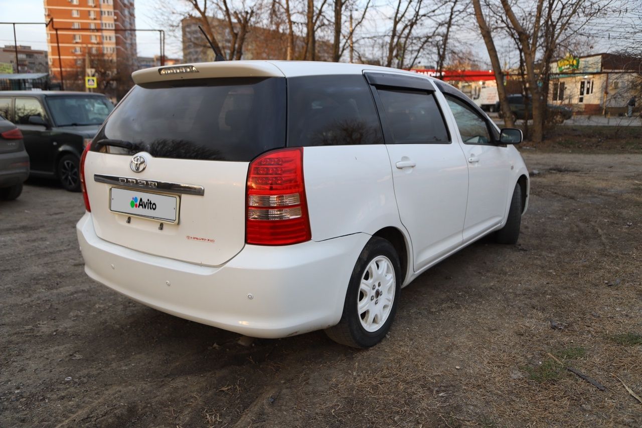 Toyota Wish: фото владельца
