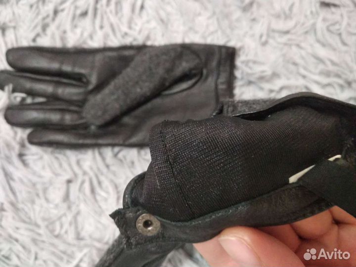 Кожаные перчатки