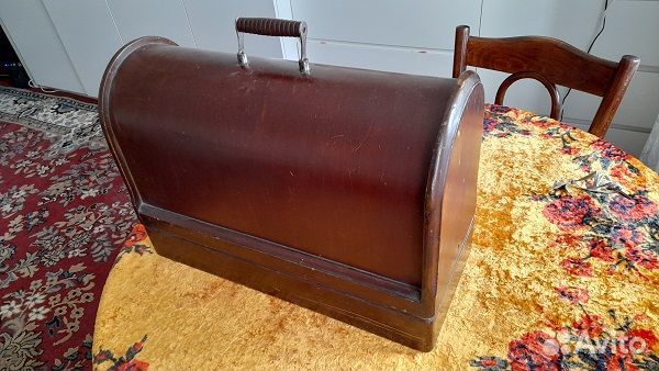 Швейная машина 