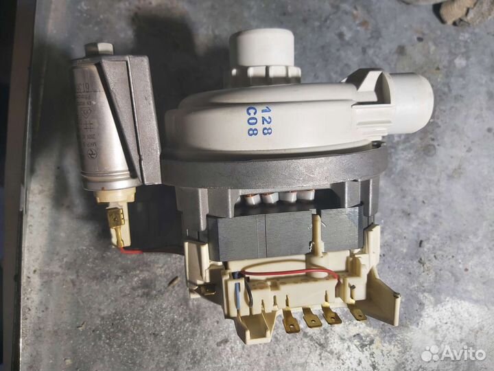 Циркуляционный Насос в сборе исправный для пмм Бош