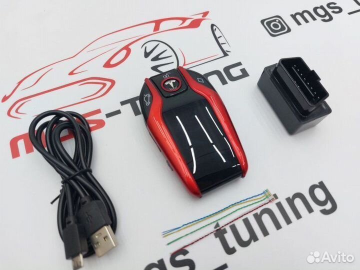 Смарт ключ Тесла дизайн BMW красный с экраном