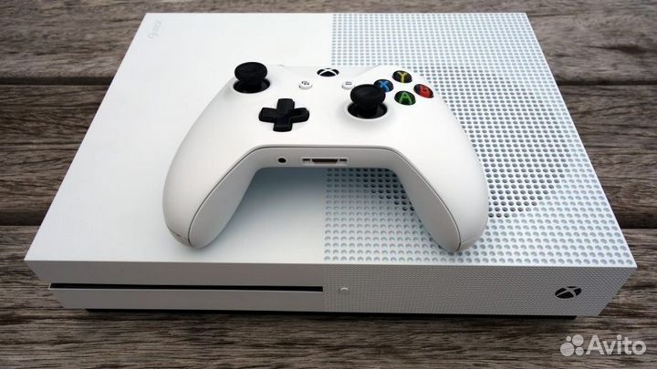 Xbox One s 2 геймпада 1tb