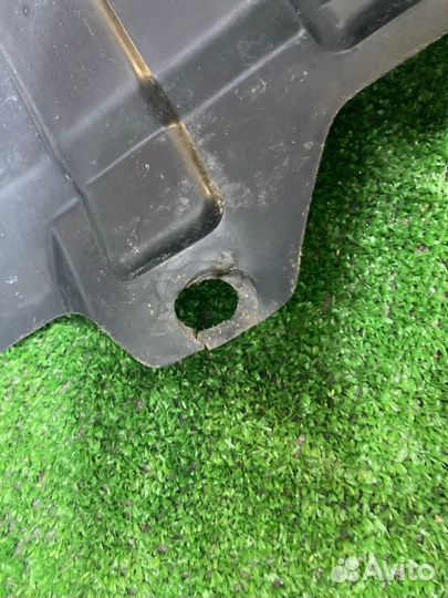 Пыльник двигателя боковой правый Chery Cross